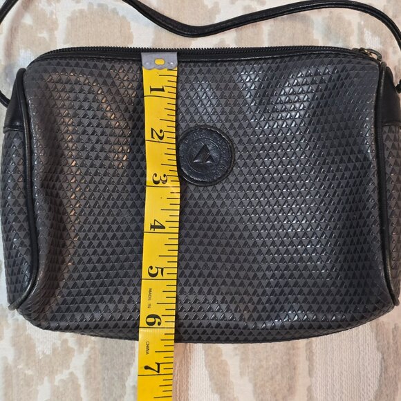 Vintage 1980's  Liz Claiborne Black Geometric Pattern Crossbody Bag - Picture 8 of 12